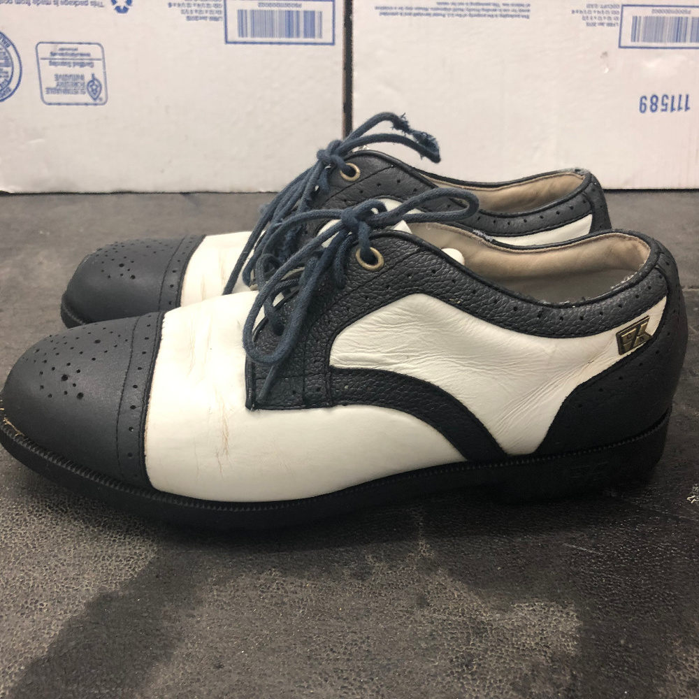 Cutter& Buck Men's Black/White Golf Cleats SZ. 7.5